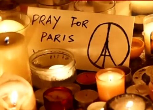 Θρήνος για τα θύματα στο Παρίσι