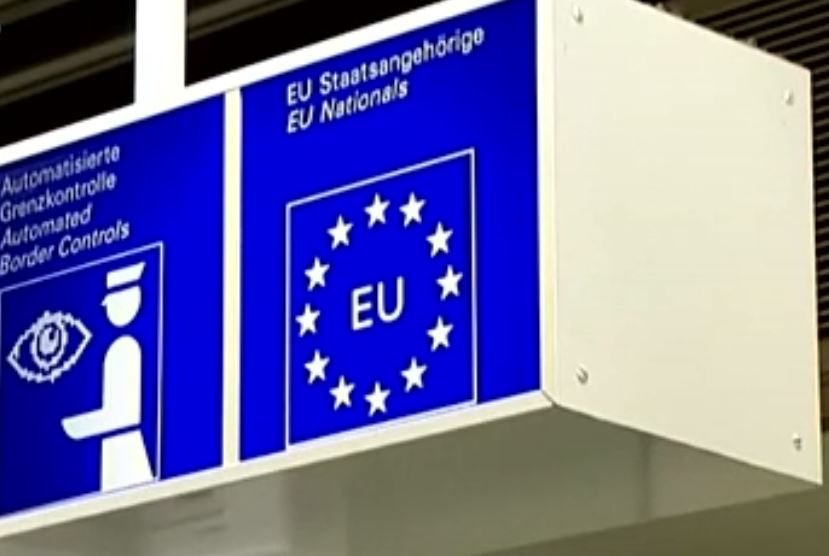 Κυβέρνηση: Δεν έχει τεθεί θέμα εξόδου της Ελλαδας από τη Σένγκεν