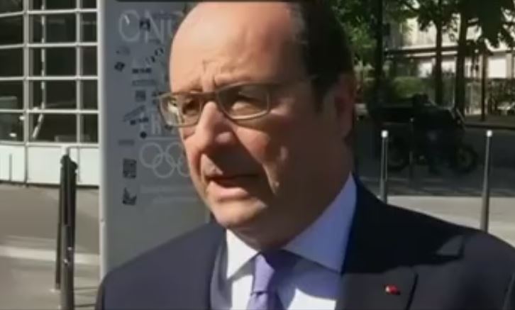 Ολάντ: Η ελληνική πρόταση δείχνει αποφασιστικότητα παραμονής στο ευρώ