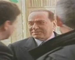 Ο Μπερλουσκόνι «επιστρέφει» στους Ιταλούς το φόρο ακινήτων
