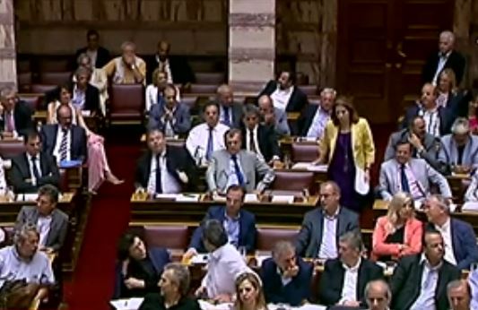 Κρίση στον ΣΥΡΙΖΑ: Αντιφατικές συμπεριφορές βουλευτών του Κυβερνώντος Κόμματος