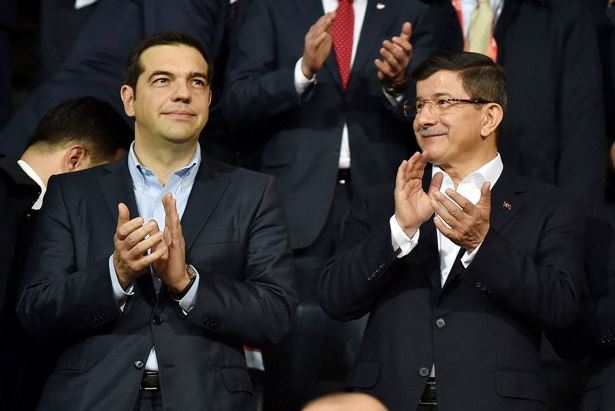 Κόντρα Τσίπρα – Νταβούτογλου για τις τουρκικές παραβιάσεις