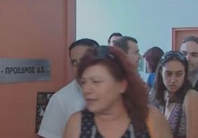 Νέα κατάληψη από γιατρούς στο γραφείο του διοικητή του ΑΧΕΠΑ