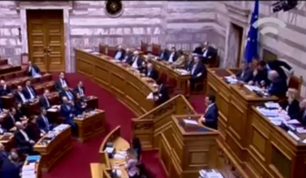 Πού εκτιμά η κυβέρνηση ότι υπάρχουν συγκλίσεις για τον εκλογικό νόμο
