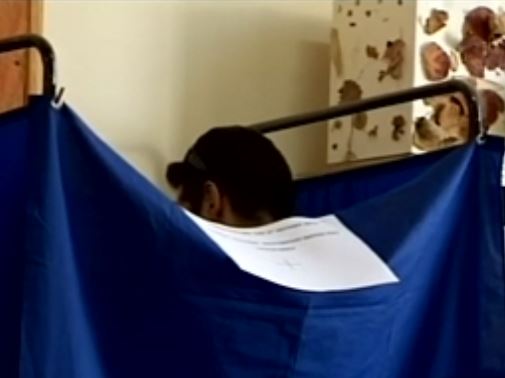 Προεκλογικά σποτ: Μάχη για τους αναποφάσιστους