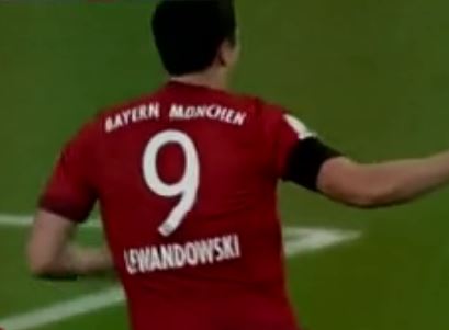 O Λεβαντόφσκι με 5 γκολ σε… 9 λεπτά συνέτριψε τη Βόλφσμπουργκ