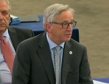 Αιχμηρές απαντήσεις από Τουσκ και Γιούνκερ στις δευτερολογίες τους