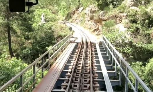 Η μαγευτική διαδρομή με τον οδοντωτό σιδηρόδρομο ως τα Καλάβρυτα