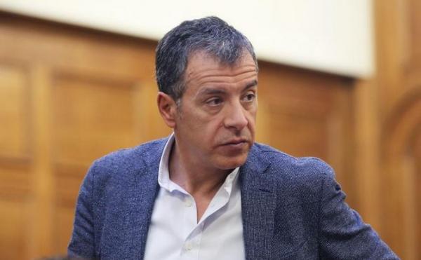 Θεοδωράκης: Η κυβέρνηση θα συνυπογράψει όλες τις απαιτήσεις των δανειστών