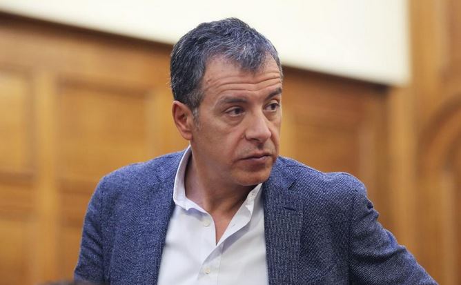 Θεοδωράκης: Η κυβέρνηση θα συνυπογράψει όλες τις απαιτήσεις των δανειστών