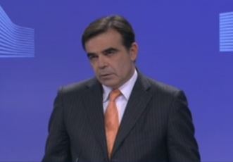 Κομισιόν: Nα δημιουργήσουμε συνθήκες που θα επιτρέψουν την απόφαση για συμφωνία