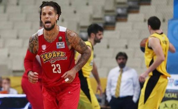 Στους τελικούς με ανατροπή και «σκούπα» ο Ολυμπιακός – «Καθάρισε» την ΑΕΚ 3-0