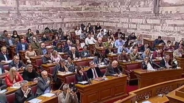 ΣΥΡΙΖΑ: Βουλευτές ζητούν από τον Τσίπρα σκληρή γραμμή