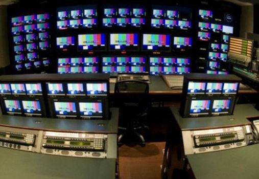 Στον «αέρα» χιλιάδες εργαζόμενοι των τηλεοπτικών σταθμών