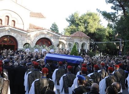 Με τιμές αρχηγού κράτους η κηδεία του Προέδρου Κωστή Στεφανόπουλου