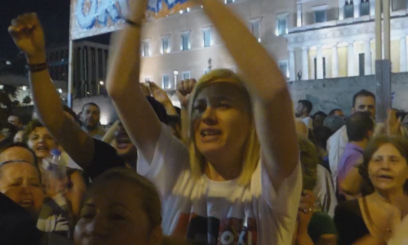 Η Ραχήλ Μακρή στη συγκέντρωση για το «Όχι»: Εμπρός λαέ μη σκύβεις το κεφάλι