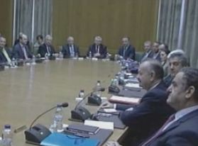 Αγώνα δρόμου δίνει η κυβέρνηση για τα μέτρα στην οικονομία