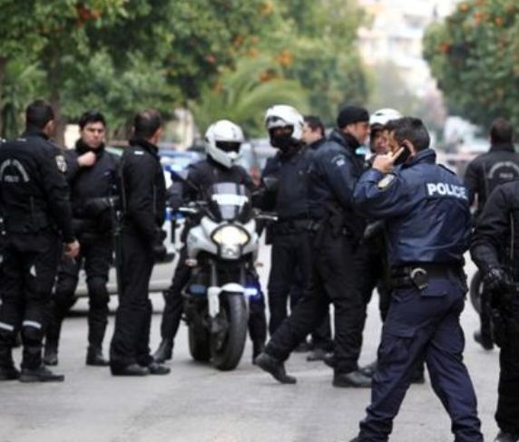 Μπαράζ επιθέσεων με γκαζάκια σε σπίτια δημοσιογράφων