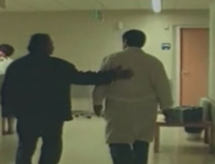 Θύελλα αντιδράσεων για τα «νόμιμα φακελάκια»