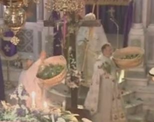 Με ιδιαίτερη λαμπρότητα τελέστηκε η «πρώτη Ανάσταση»