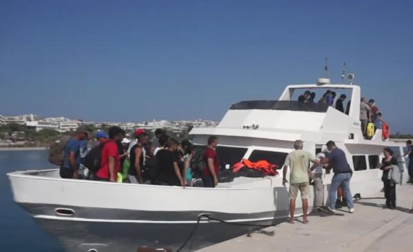 Τουρκικό σκάφος με πρόσφυγες εντόπισε το Λιμενικό και τo οδήγησε στη Ρόδο