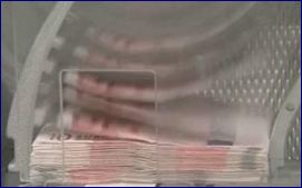 Επιμένει η τρόικα για «ψαλίδισμα» μισθών στον ιδιωτικό τομέα