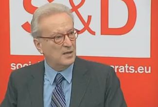 Χάνες Σβόμποντα: «Η Ελλάδα εκβιάζεται από ΔΝΤ και ΕΕ»