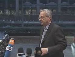 Έντονες αντιδράσεις για τις δηλώσεις Γιούνκερ από τα κόμματα της αντιπολίτευσης