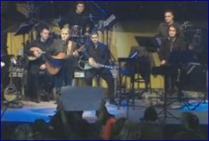 Νέα επίθεση με πορτοκάλια και νεράντζια στον Γιώργο Νταλάρα