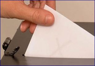 Σε προεκλογικό πυρετό τα κόμματα