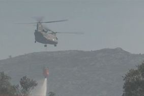 Μαίνεται για τρίτη ημέρα η πυρκαγιά στη Χίο