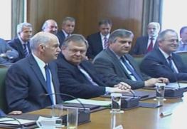 Νέα μέτρα για να κλείσει η τρύπα του προϋπολογισμού