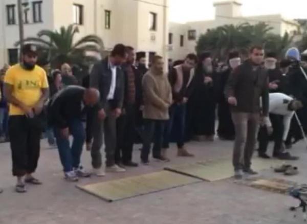 Προσευχή στο λιμάνι της Μυτιλήνης για τους πρόσφυγες που έχασαν την ζωή τους στη θάλασσα