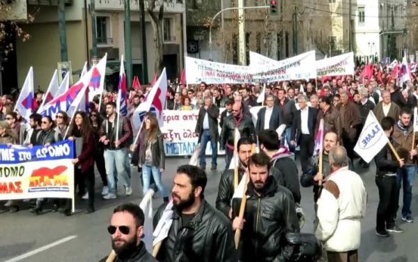 Η απεργιακή συγκέντρωση και πορεία του ΠΑΜΕ από την Ομόνοια στο Σύνταγμα