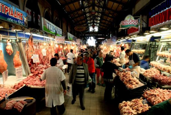 Βαρβάκειος: Μεγάλη κίνηση αλλά οι καταναλωτές ψωνίζουν με φειδώ