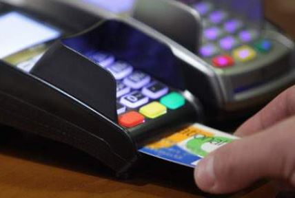 Στο φως κύκλωμα διακίνησης-χρήσης μηχανημάτων ηλεκτρονικών συναλλαγών μέσω καρτών