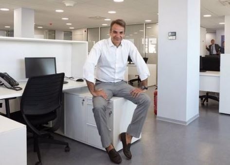 Ο Κυριάκος Μητσοτάκης στα νέα γραφεία της ΝΔ