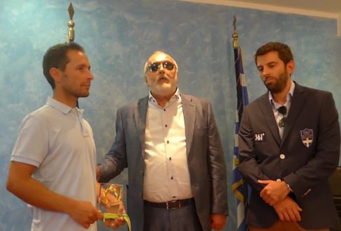 Ο Π.Κουρουμπλής βράβευσε τον Ολυμπιονίκη Παναγιώτη Μαντή