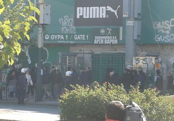 Συνοδεία ΜΑΤ αποχώρησαν από το Εφετείο μέλη της Χρυσής Αυγής