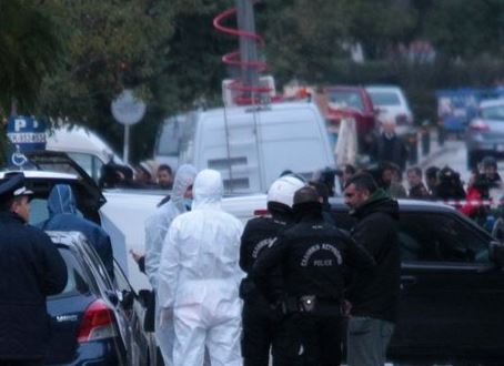 Οπλοστάσιο βρέθηκε σε κλεμμένο ΙΧ στο Παλαιό Φάληρο