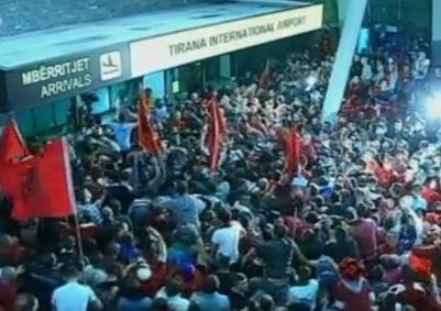 Υποδοχή ηρώων στους ποδοσφαιριστές της Αλβανίας