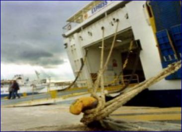 Πασχαλιάτικη «ομηρία» σε νησιά και επιβάτες