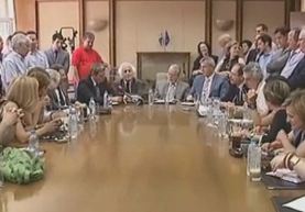 Αναλαμβάνουν καθήκοντα οι νέοι υπουργοί