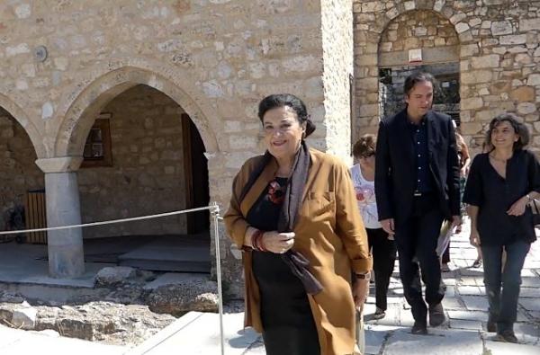 Στη Μονή Δαφνίου η αναπληρώτρια υπουργός Πολιτισμού Μαρίνα Λαμπράκη-Πλάκα