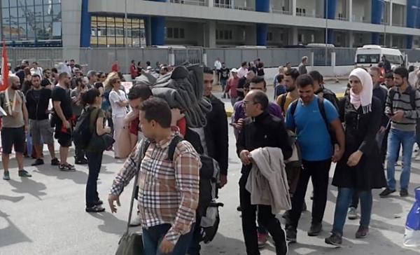 Πορεία μεταναστών στο λιμάνι του Πειραιά