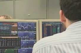 Σκληρό παζάρι στη Φρανκφούρη για το «κούρεμα» των ομολόγων