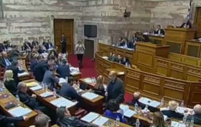 Βουλευτές ΣΥΡΙΖΑ ζητούν εξηγήσεις για απόσυρση παράλληλου προγράμματος