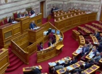 Κόντρες στη Βουλή μεταξύ Άδωνι, Παπαγγελόπουλου και Φλαμπουράρη