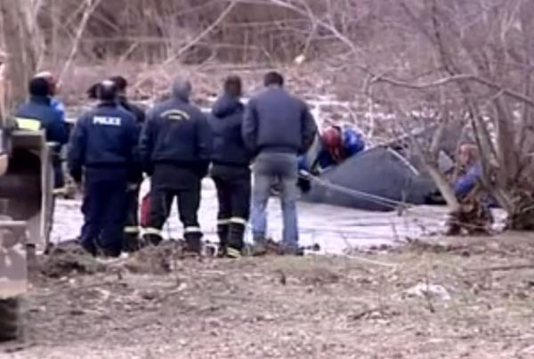 Ένας νεκρός ανασύρθηκε από ΙΧ που έπεσε σε χείμαρρο στις Σέρρες
