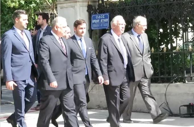 Οι αφίξεις των πολιτικών αρχηγών και του πρωθυπουργού στο Προεδρικό Μέγαρο